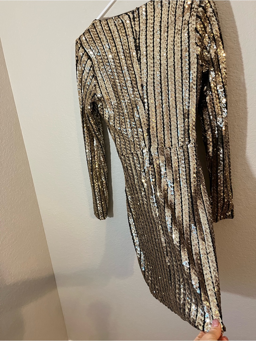 NWOT Lulus Gold Black Sequin Faux Wrap Mini Dress Long Sleeve Party S Vegas - Picture 7 of 11